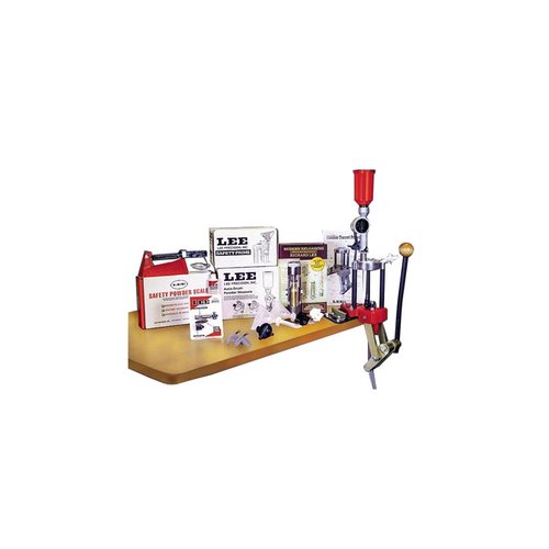 Le kit Deluxe de presse à tourelle Lee te permet de recharger rapidement et facilement, avec plus de 250 cartouches par heure et des outils de conditionnement inclus.