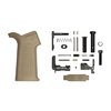 Le kit de pièces AR-15 MOE SL d'Aero Precision inclut tout ce qu'il te faut pour assembler un lower receiver, avec une poignée et un garde de détente Magpul.