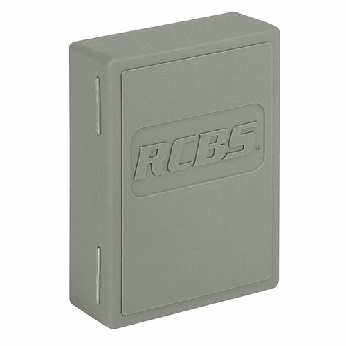 La boîte de rangement pour dies RCBS a un design unique qui protège jusqu'à trois dies. Elle inclut une étiquette de données, un disque anti-rouille et une étiquette d'identification.