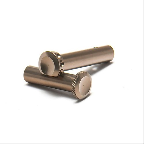 Les BAD-EPS offrent des têtes de pins améliorées pour un meilleur grip, des pointes allongées pour un retrait facile et un design compatible avec les sélecteurs ambidextres.