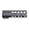 Le WORKHORSE® M-LOK® est léger, compact et conçu pour les carabines MIL-SPEC, offrant des options de montage flexibles et une finition anodisée noire.