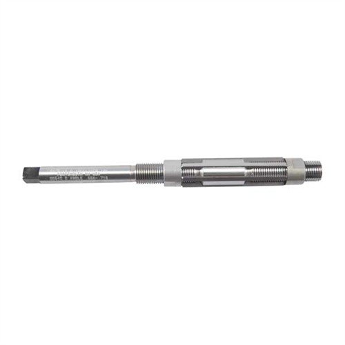 Le reamer réglable "D" de CHADWICK & TREFETHEN assure une coupe lisse et contrôlée, idéal pour modifier le choke de tes canons de 10 et 12 gauge.