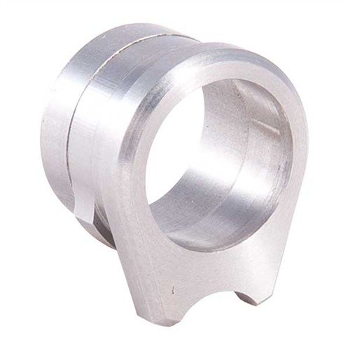 Le Carry Bevel Bushing d'EGW est en acier inoxydable, avec un angle de perçage pour éviter le blocage du canon et un ajustement parfait entre le canon et le bushing.