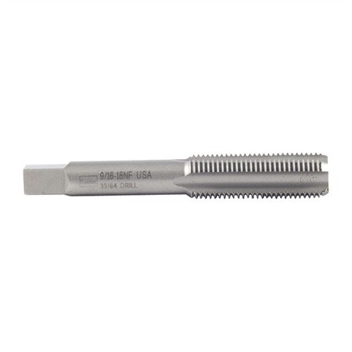 Les FRACTIONAL CARBON TAPS de Triumph Twist Drill Co. sont en acier au carbone, précis et durables, parfaits pour créer des filetages internes dans tes composants d'arme.
