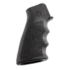 Le grip HOGUE AR-15 en caoutchouc noir offre une surface antidérapante, un design orthopédique pour un confort accru et une résistance à l'usure grâce à son noyau en fibre de verre.