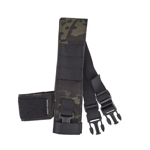Le FAT STRAP de SPIRITUS SYSTEMS est conçu pour un port autonome, avec un design minimaliste et des points de fixation élastiques pour accessoires.