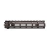 Le rail RIS III de Daniel Defense offre une conception légère, un système de fixation M-LOK sur 7 points et une construction en aluminium de qualité aéronautique.