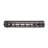 Le rail RIS III de Daniel Defense offre un design léger et robuste, avec 7 points M-LOK, une construction en aluminium durable et une précision accrue.