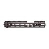 Le rail RIS III de Daniel Defense offre un design léger et robuste, avec 7 points de fixation M-LOK, une construction en aluminium et un système de montage éprouvé.