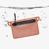 Le DAKA Waterproof Window Pouch est 100% étanche, avec une fermeture éclair YKK facile à utiliser et un panneau translucide pour identifier rapidement le contenu.