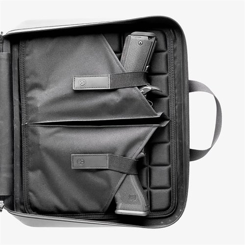 Le DAKA Double Pistol Case est robuste, résistant à l'eau et offre un rangement sécurisé pour deux pistolets et leurs chargeurs, idéal pour le transport.