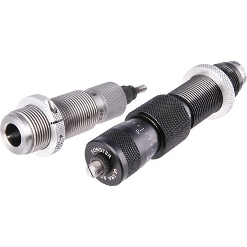 Le set de dies Forster inclut un Ultra Micrometer Seater pour un réglage précis de la profondeur de balle et un Full Length Sizing Die pour des douilles concentriques.