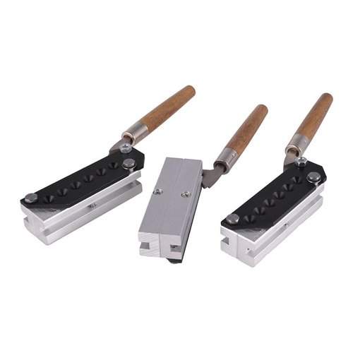 Le moule à balles 6 cavités de LEE PRECISION en aluminium usiné te permet de créer des balles de 160gr .312" avec précision et durabilité, sans risque de rouille.