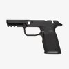 Le cadre de poignée EHG SG9 pour SIG P320 offre un design ergonomique, un rail Picatinny, un puits de chargeur fléchi et une texture TSP pour une prise optimale.