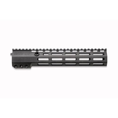 Le L89 DRIVE LOCK M-LOK Rail offre une construction robuste avec un écrou de canon en titane, des slots M-LOK à 7 côtés et des sockets QD en acier intégrés pour un maximum d'options.