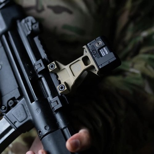 Le LERNA OPTIC MOUNT KIT pour AIMPOINT® ACRO offre une hauteur de 2,91" pour une meilleure identification des cibles et une posture athlétique.