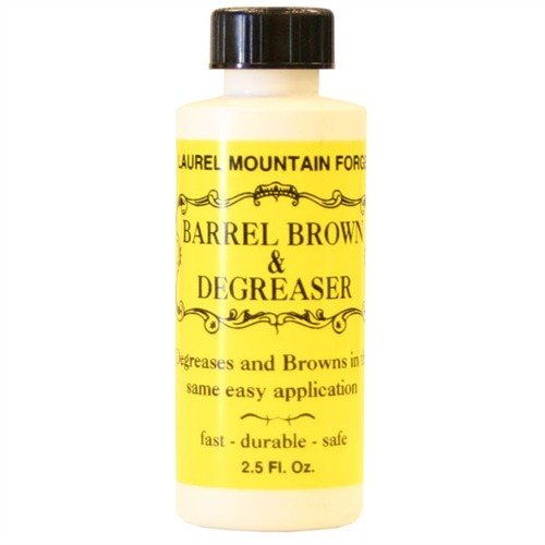 Le BARREL BROWN & DEGREASER de Laurel Mountain Forge est non toxique, coupe la graisse efficacement et te donne une belle finition marron en 4 à 6 applications.
