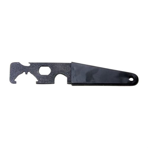 Le multi-outil AR-15 Carbine Wrench te permet de travailler sur ton arme avec un outil tout-en-un, incluant des clés robustes et un ouvre-bouteille.