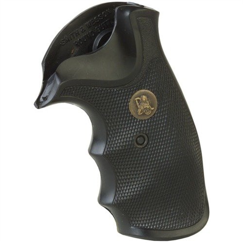 Découvre les grips "GRIPPER" de Pachmayr, offrant une prise antidérapante et des rainures pour les doigts pour une précision optimale, sans risque de casse.