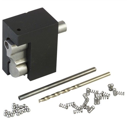 Le CRANE BALL DRILLING FIXTURE te permet de renforcer le verrouillage du cylindre de ton revolver S&W K, L et N Frame, avec un perçage précis et sécurisé.