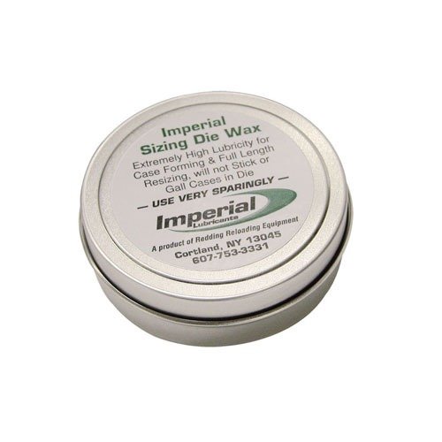 La cire de redimensionnement Imperial est très lubrifiante, facile à enlever et rend le redimensionnement des douilles plus simple. Pratique et efficace, elle est incontournable!