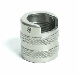 Le SINCLAIR PRIMING TOOL, fabriqué en acier inoxydable et aluminium, offre une précision inégalée pour amorcer tes douilles, sans pièces en plastique.