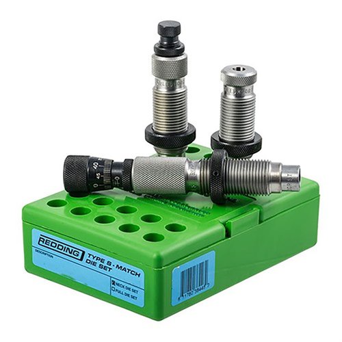Le Type S Match Bushing Neck Die Set inclut un die de dimensionnement, un Body Die et un Competition Seating Die, parfait pour des rechargements précis en 300 Win Mag.