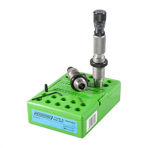 Le set de dies Redding Type S Match permet un redimensionnement complet tout en contrôlant précisément le col de douille, avec des bushings interchangeables.