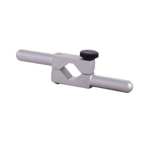 Le NECK TURNING HANDLE de Sinclair International est un accessoire indispensable pour ton Neck Turning Tool, offrant une prise confortable et un meilleur contrôle.