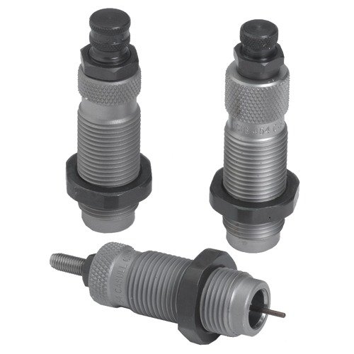 Le set de 3 dies en carbure RCBS pour 357 MAG/38 SPECIAL te permet de recharger sans lubrification, avec un die de mise en forme et un die de sertissage.
