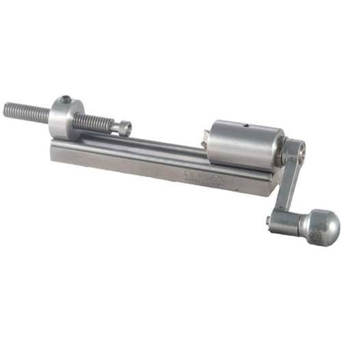 Le L.E. Wilson Stainless Steel Case Trimmer offre une précision inégalée, assurant un alignement parfait et une longueur de coupe identique pour chaque étui.