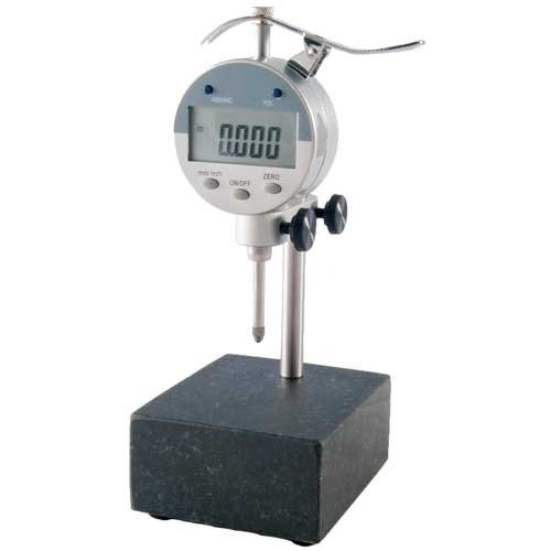 Le Sinclair Bullet Sorting Stand te permet de trier rapidement et précisément les balles par longueur de base à ogive, avec une base en granit noir stable.