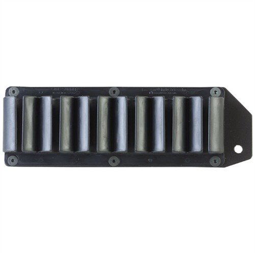 Le SIDE SADDLE SHELL HOLDER de LYMAN se fixe facilement à la culasse, offrant un accès rapide à 6 cartouches supplémentaires pour un rechargement efficace.