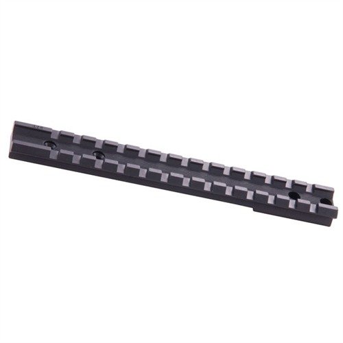 La base de scope Weaver pour Remington 700 offre des options de montage variées, un design léger et robuste, et accepte les anneaux de style Weaver.